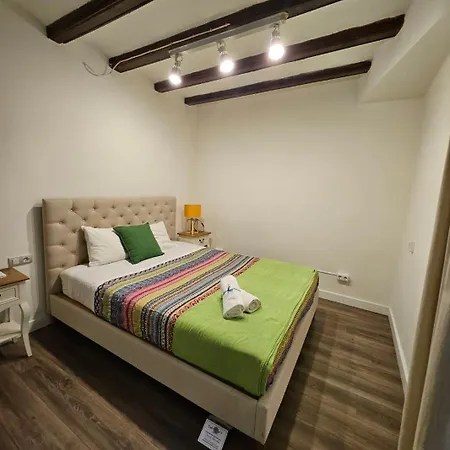 Family Flat Near Ramblas Bcn 5