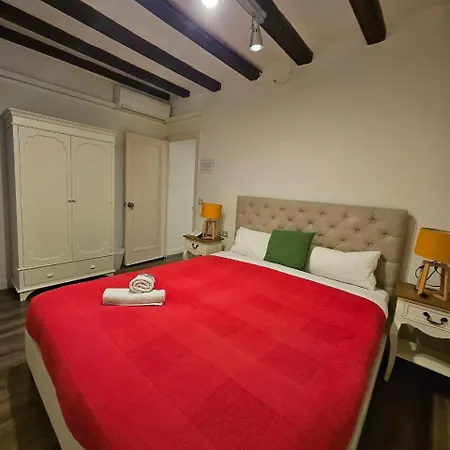 Family Flat Near Ramblas Bcn 5 ברצלונה
