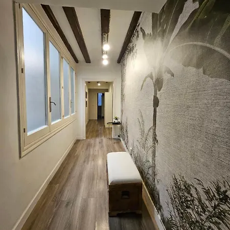 Family Flat Near Ramblas Bcn 5 * Barselona