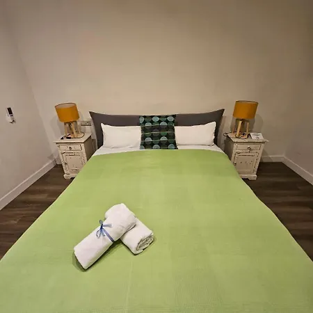 Family Flat Near Ramblas Bcn 5 * Barcelona