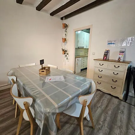 Family Flat Near Ramblas Bcn 5 * ברצלונה
