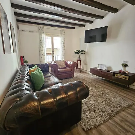 Family Flat Near Ramblas Bcn 5